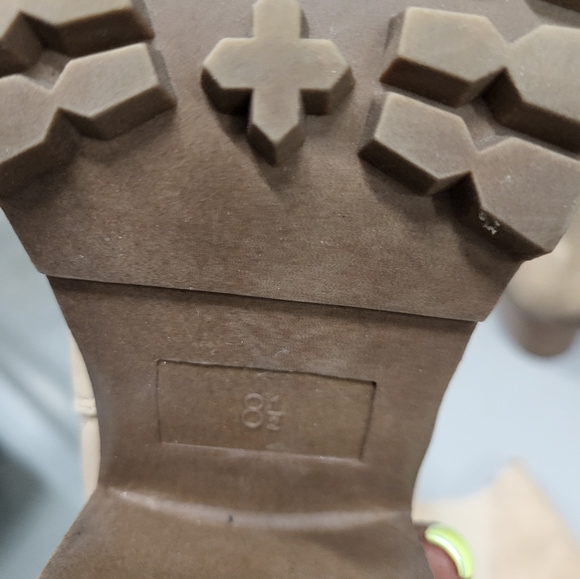 MIA Lylith Chelsea Lug Ankle Boot - Picture 5 of 6